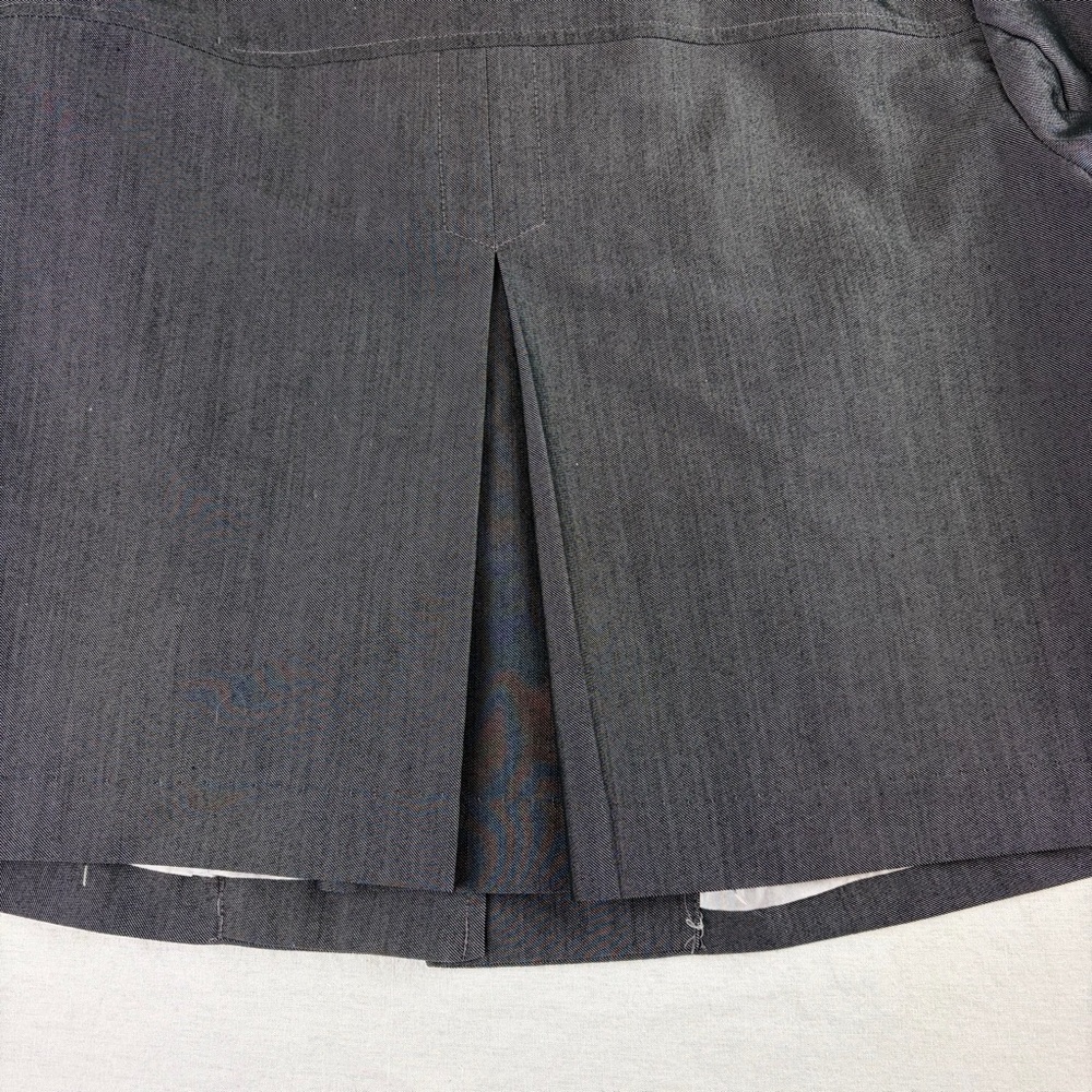 JohnPaulRichard Gray Women's Cropped Jacket sz Medium with Large button accents - Picture 10 of 13